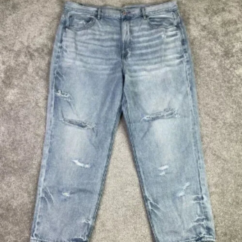 American Eagle Jeans Women's 18 90s Boyfriend Fit High Rise Light Wash Ripped